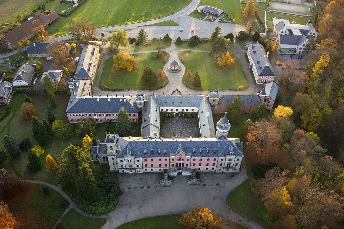 Pałac Sychrov